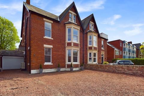 5 bedroom semi-detached house for sale, Marine Avenue, Whitley Bay