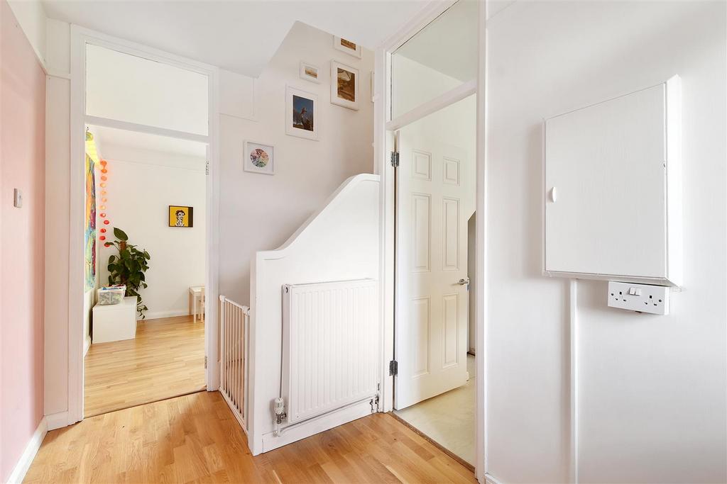 08-7df1 GCPMSC - 78 Dobson Close - Entrance -Origin