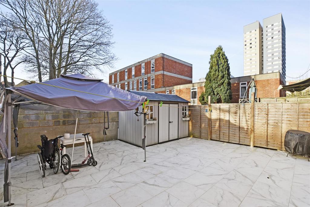 08-661c GCPMSC - Bramshurst - Garden -Original (6).