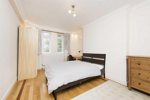 3 bedroom apartment to rent, Townshend Court, Townshend Road, St Johns Wood, London, NW8