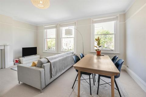 2 bedroom flat to rent, Erpingham Road, London SW15
