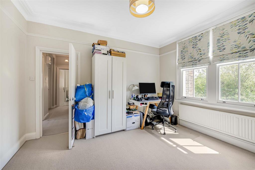 James anderson - 85a erpingham rd 11 .jpg