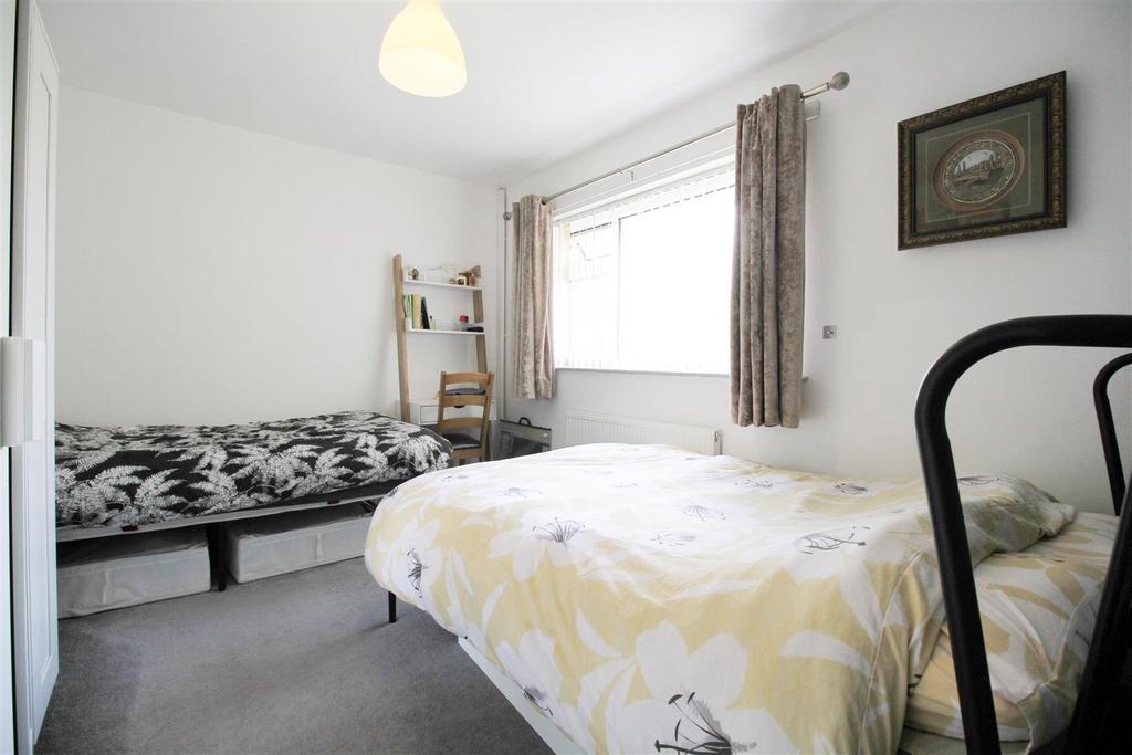 Bedroom 1.jpg