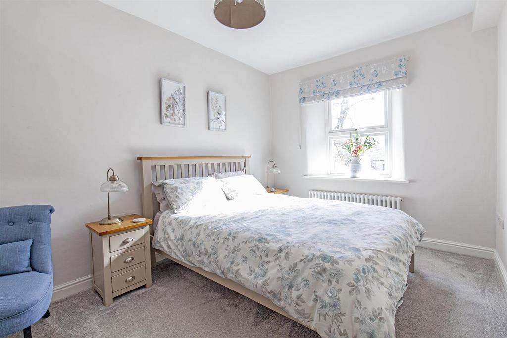 Bedroom 1-1.jpg