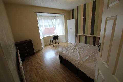 3 bedroom flat to rent, Canning Street, Newcastle upon Tyne NE4