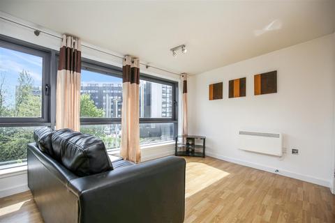 2 bedroom flat to rent, Baltic Quay, Gateshead NE8