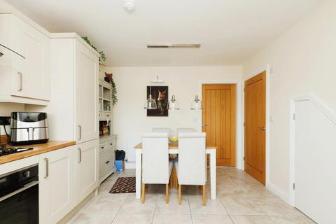 19 Ragley Close, Tamworth, B79 7SW