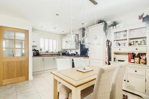 19 Ragley Close, Tamworth, B79 7SW