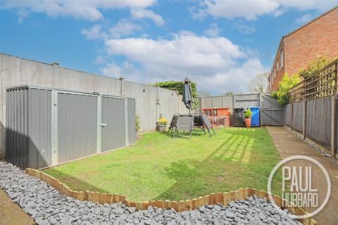 39 Daffodil Walk, Lowestoft, NR33 8NR
