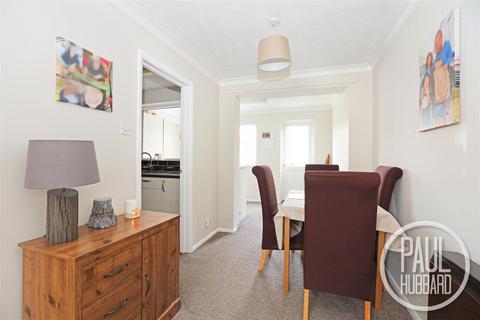 39 Daffodil Walk, Lowestoft, NR33 8NR
