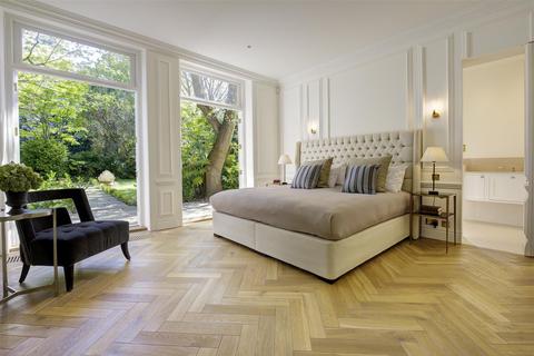 3 bedroom flat to rent, Greenaway Gardens, Hampstead, London