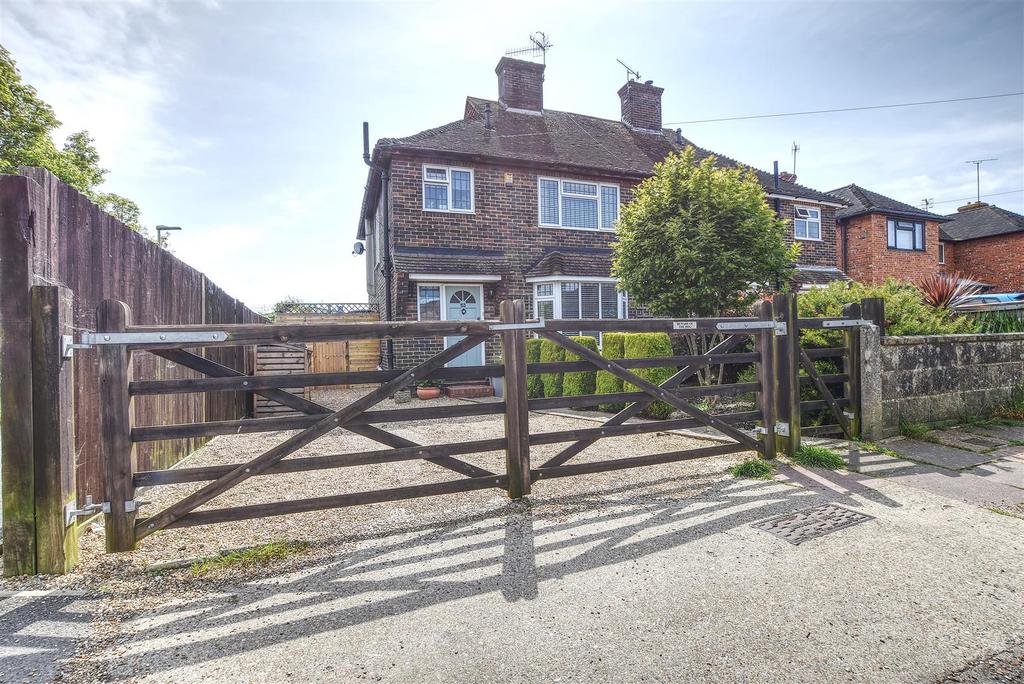 Bancroft Road, BexhillOnSea 3 bed semidetached house £360,000