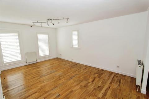 2 bedroom flat for sale, Findhorn, Erskine PA8