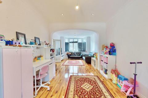 21 Rainsford Way, Hornchurch, RM12 4BJ