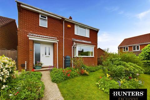 4 bedroom detached house for sale, Hovingham Drive, Scarborough