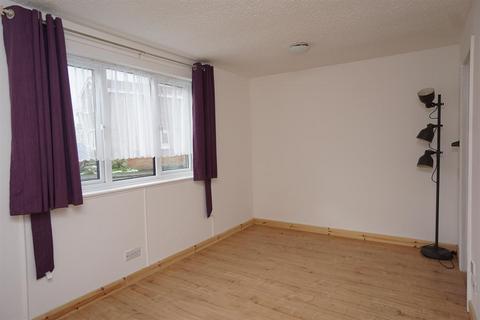 1 bedroom flat to rent, Oakworth Drive, Halfway, Sheffield