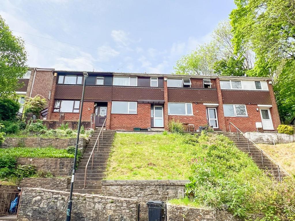 Queensdown Gardens, Brislington, BS4 3JD 3 bed terraced house £310,000