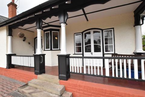 4 bedroom detached bungalow for sale, Brumby Wood Lane, Scunthorpe