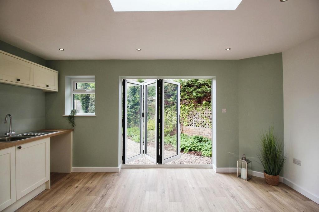 Tri fold door