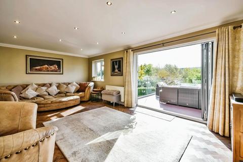 4 bedroom house for sale, Green End, Denton, Manchester