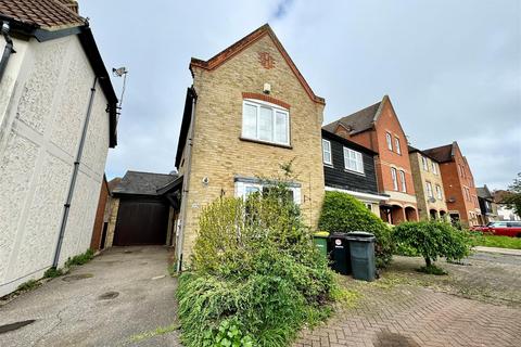 2 bedroom semi-detached house to rent, Millview Meadows, Rochford