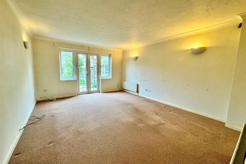 2 bedroom semi-detached house to rent, Millview Meadows, Rochford