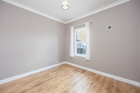 3a Heath Road, Thornton Heath, CR7 8NF