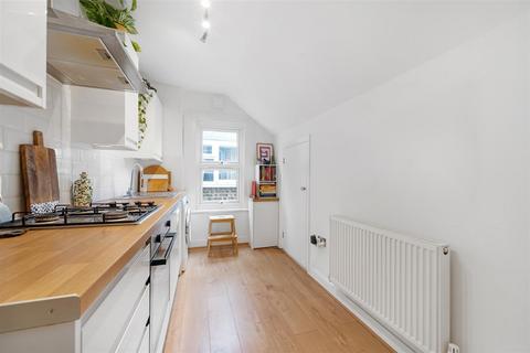 144e Croydon Road, London, SE20 7YZ