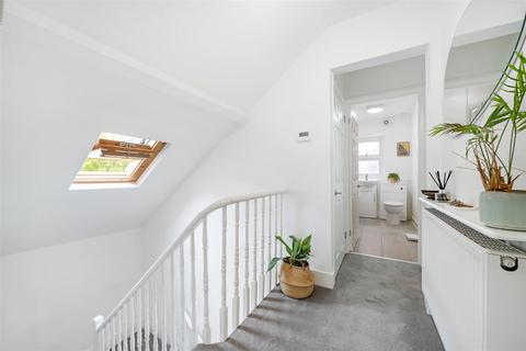 144e Croydon Road, London, SE20 7YZ