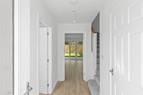 2 bedroom semi-detached house for sale, Cedar Drive, Edenbridge, Kent, TN8