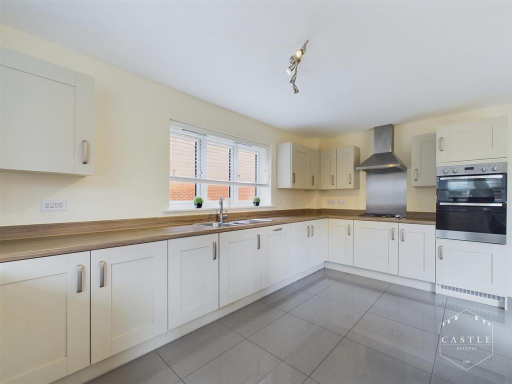 Dining kitchen