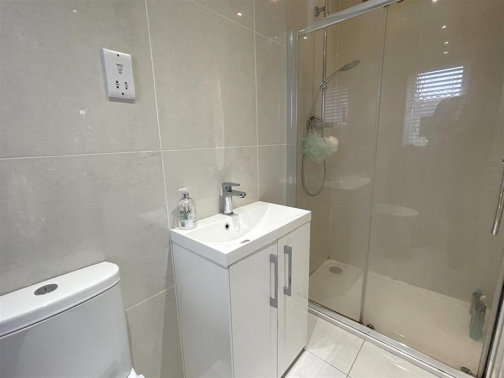Ensuite shower room