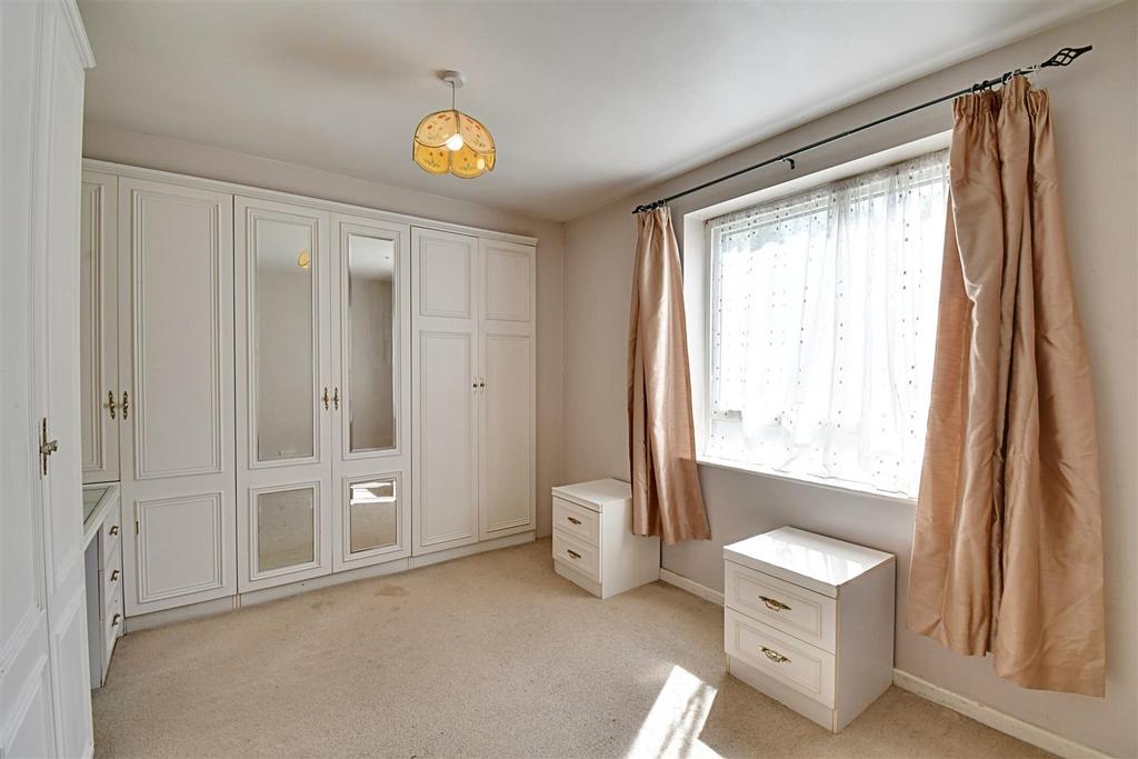 Bedroom 1 1.jpg