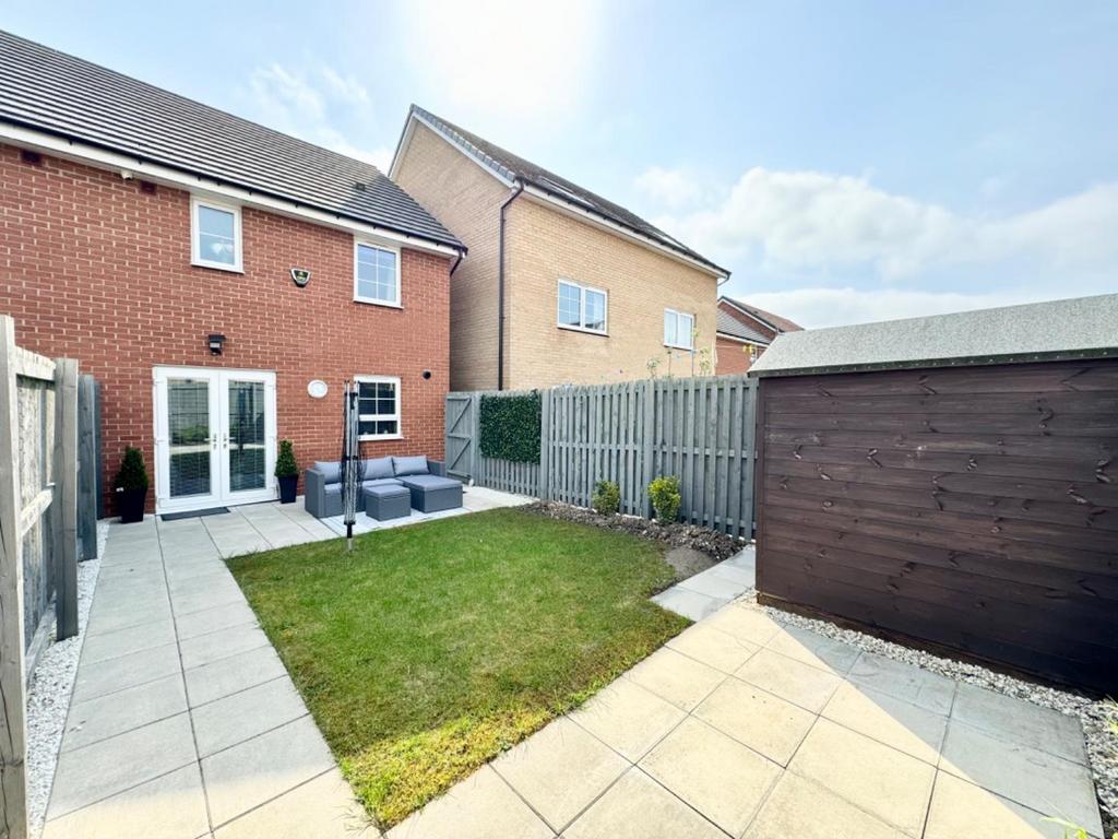 Gould Walk, StocktonOnTees 3 bed semidetached house for sale £165,000