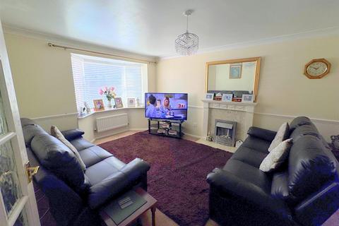 5 bedroom detached house for sale, Monarch Gardens, Langney, Eastbourne