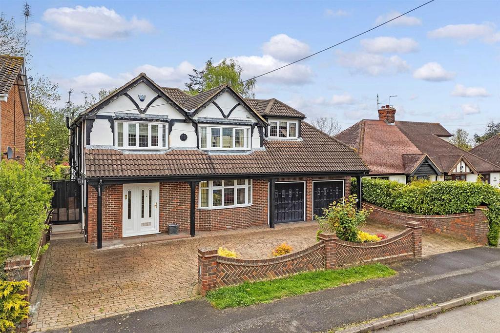 Rye Walk, Ingatestone 4 bed detached house - £900,000