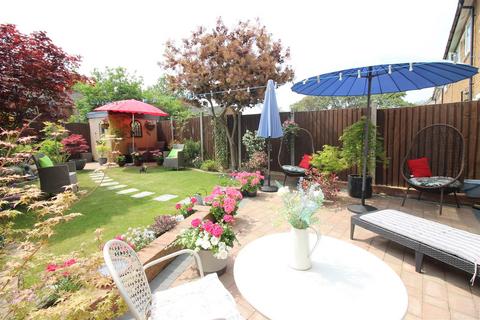 2 bedroom end of terrace house for sale, East Park, Old Harlow CM17