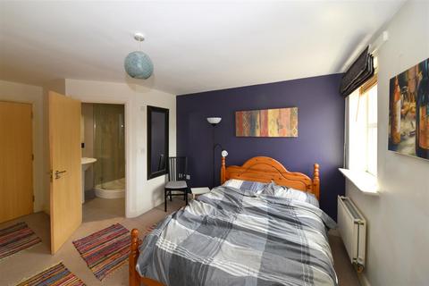 2 bedroom flat for sale, Lordswood Road, Birmingham B17