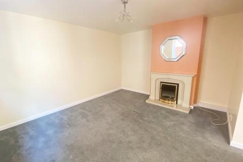 2 bedroom flat to rent, Silver Road, Street