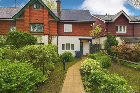 3 bedroom semi-detached house for sale, Sanderstead road, Croydon