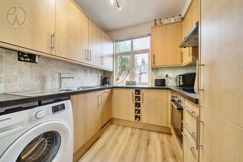 2 bedroom maisonette for sale, Courtney Road, Colliers Wood SW19