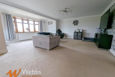 4 bedroom semi-detached bungalow to rent, Pool View, Walsall WS6