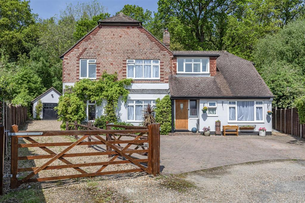 Timber Hill Close, Ottershaw 5 bed detached house for sale £995,000