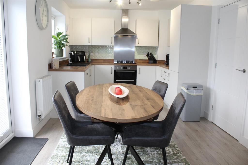 KITCHEN &amp; DINING ROOM