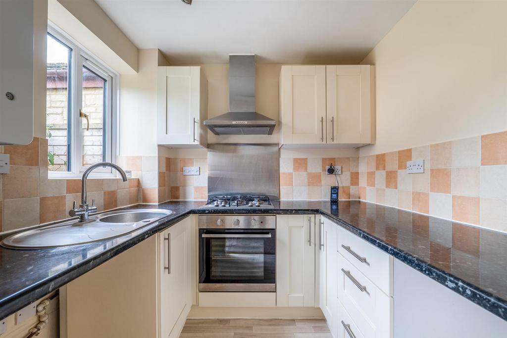 Primrose Court 2 bed end of terrace house for sale £250,000