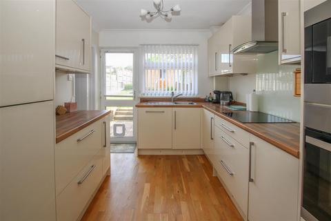 3 bedroom terraced house for sale, River Road, Brentwood