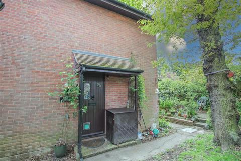 20 Lombards Chase, West Horndon, Brentwood, CM13 3UA