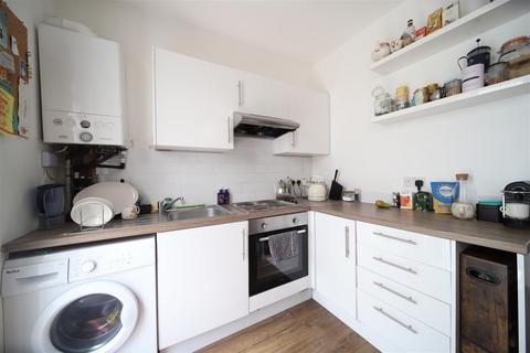 2 bedroom terraced house for sale, Carew Road, London