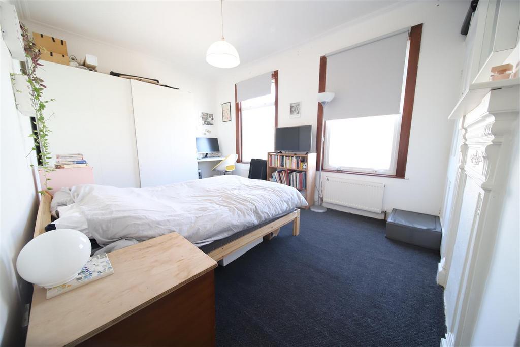 Bedroom 1.jpg