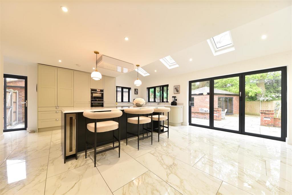 Foster Close, Stevenage 4 bed detached house for sale £900,000